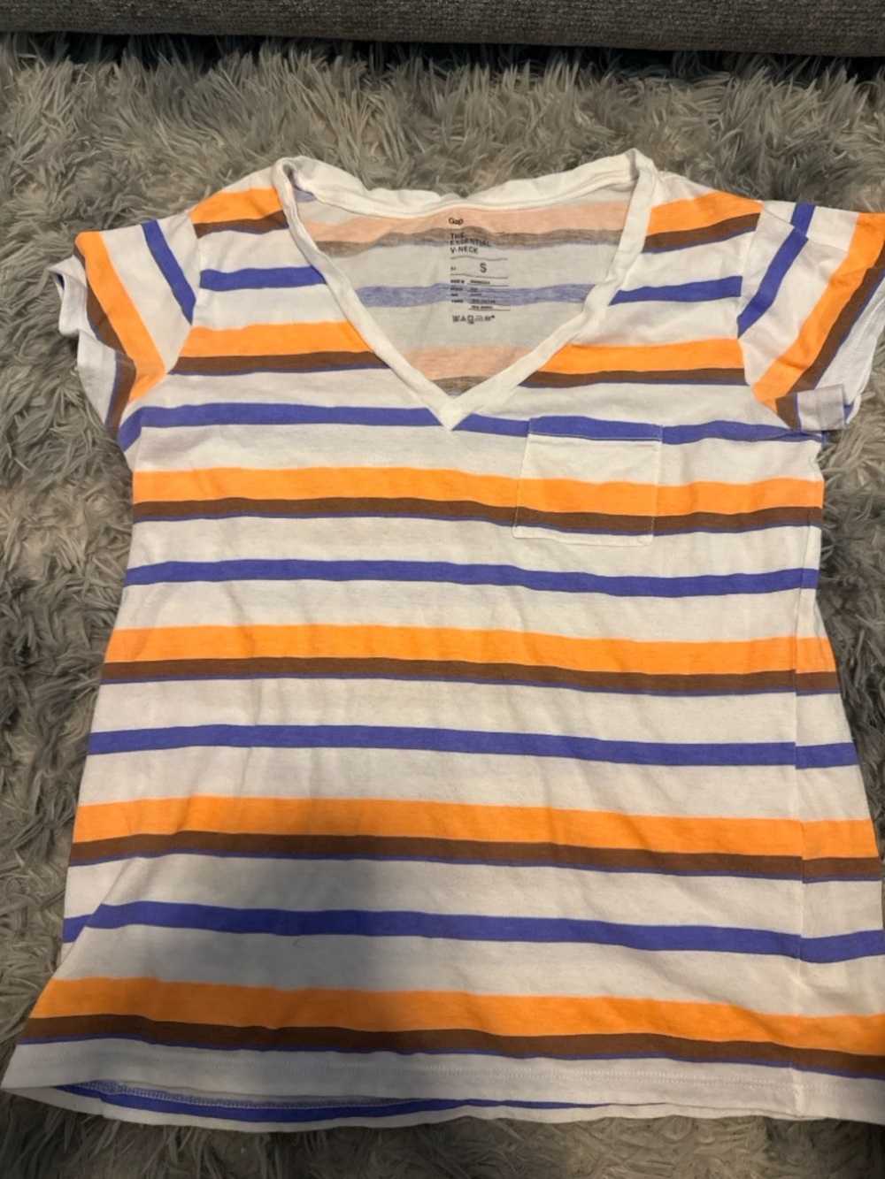 Gap Striped V-Neck Tee Size S
